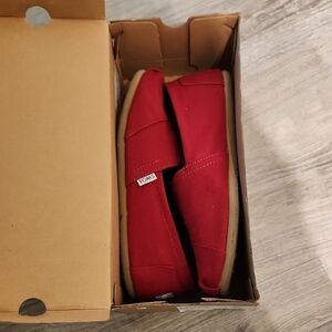🇺🇲Bundle 2 Pairs, TOMS Red Classic Shoes